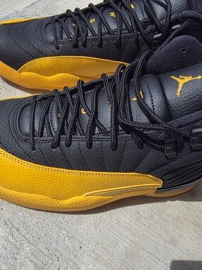 Jordan Men's Taxie Black/Yellow Retro Basketball Shoes